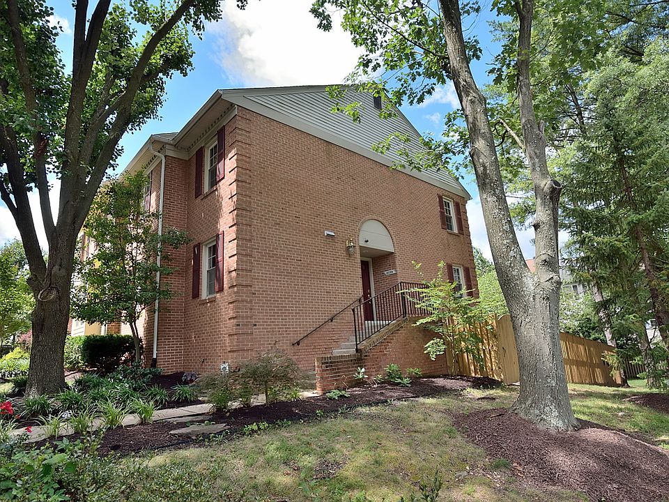 1st image of 6098 Crown Royal Cir