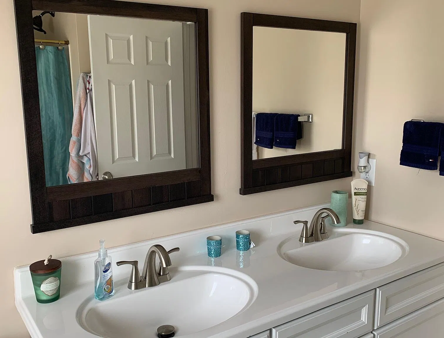 3 bed, 2.5 bath, 2304 sqft, $2,140 — Photo 2