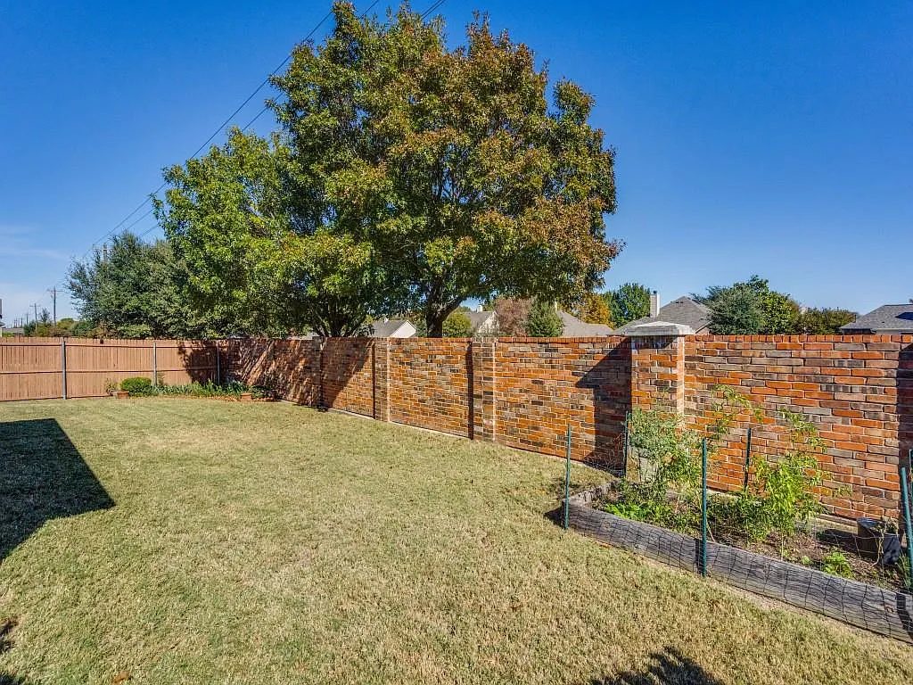 5 bed, 2895 sqft, $3,000 — Photo 3