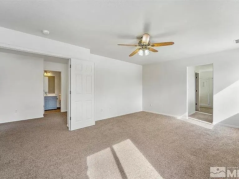 560 Golden Vista Ct — Photo 16