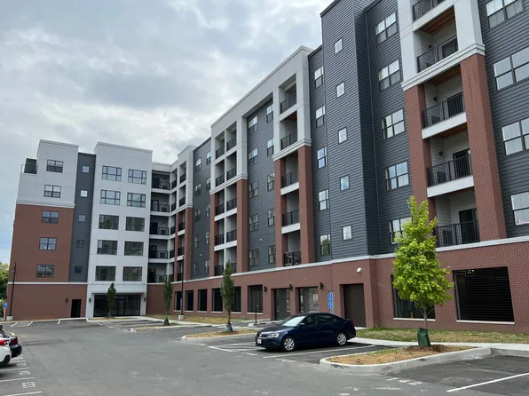 Brookview Commons West