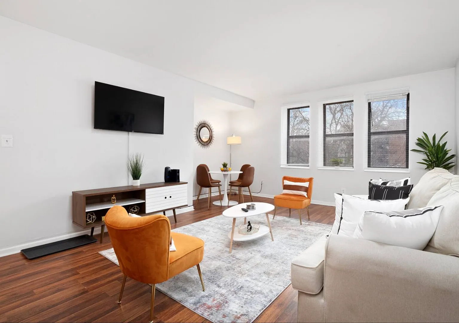 Pershing Properties — Photo 1