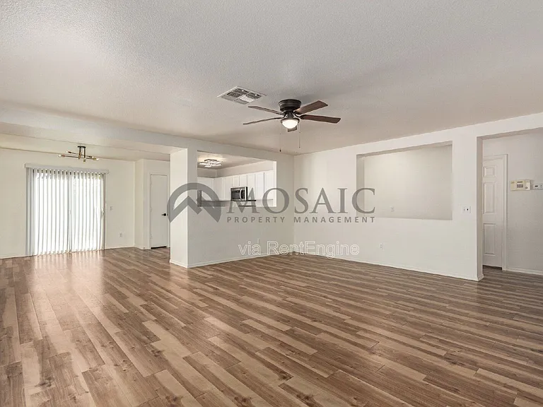 15667 W Port Au Prince Ln — Photo 6