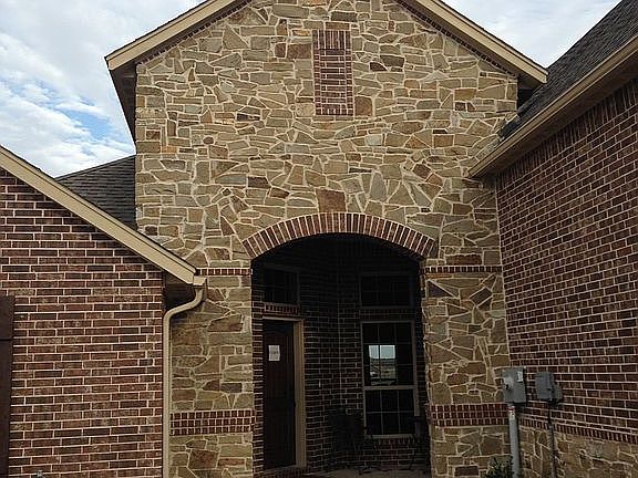 2nd image of 840 Fox Dr