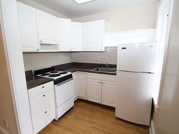 5th image of 213 S Alfred St APT 1