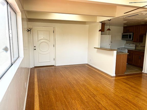 3rd image of 15 Loma Ave #19-1/2