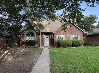 4317 Saugus Dr, Grand Prairie, TX 75052