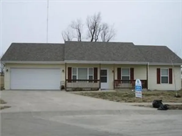 1005 N Lathrop Ct, Cameron, MO 64429