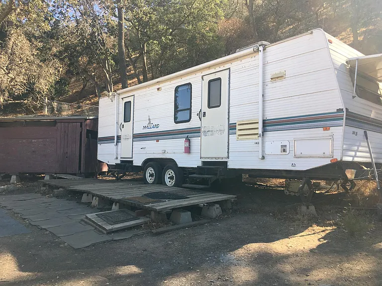 Del Valle Rd — Photo 3
