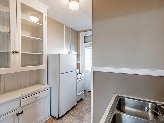 3rd image of 2510 Harney St #50