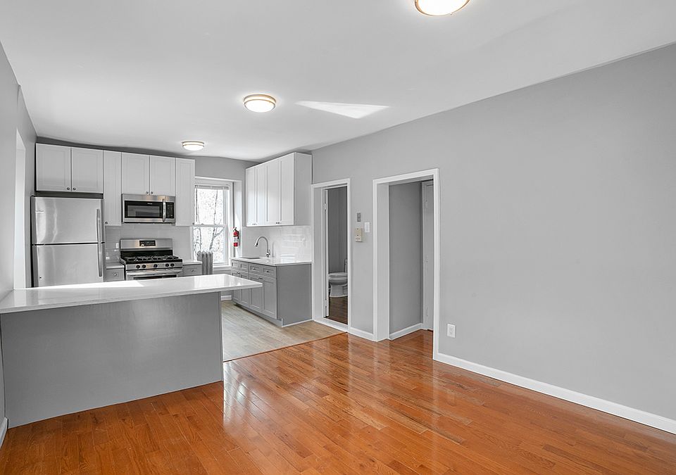 1st image of 358 Lewis Ave APT 3