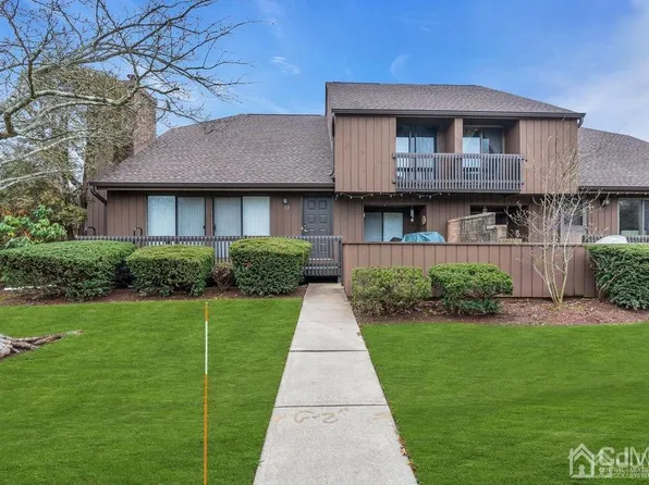 22 Kingsberry Dr, Somerset, NJ 08873