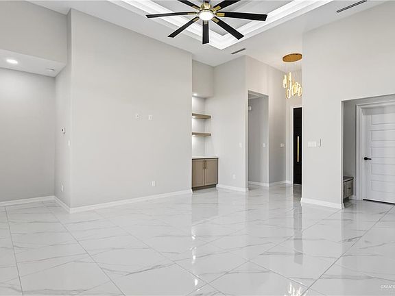 3rd image of 421 Serg Loop