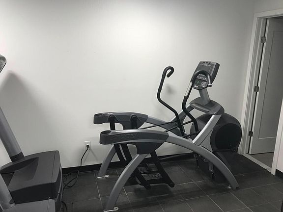 5th image of 220 E Broadway #3