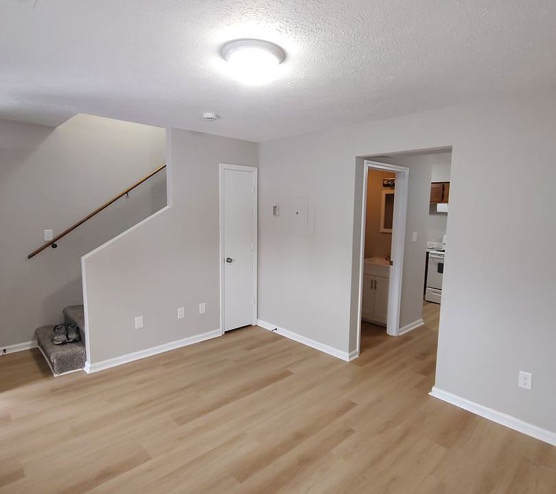 1st image of 31 Hurley St APT 13