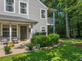 1239 Richmond Rd, Mahwah, NJ 07430