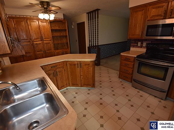 3rd image of 6931 Lynn St