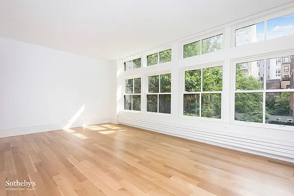 Sold by Sotheby's International Realty | media 23