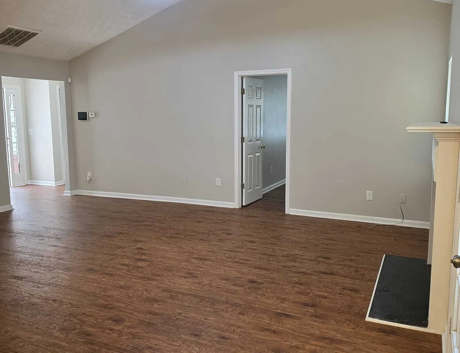 3 bed, 2.5 bath, 1320 sqft, $1,850 — Photo 4