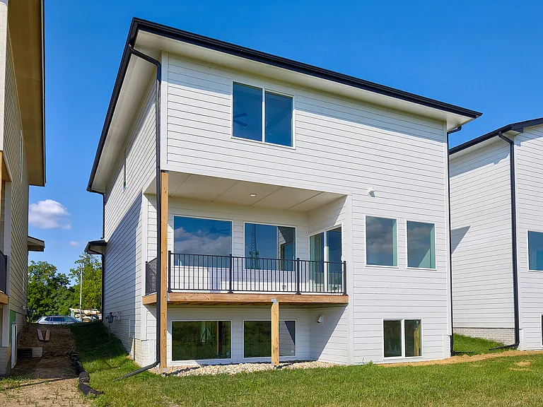 1100 NW Sproul Dr — Photo 15