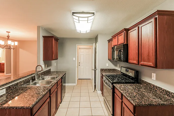 2107 Golden Topaz Dr — Photo 6