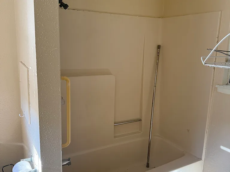 3423 W Houston St — Photo 4