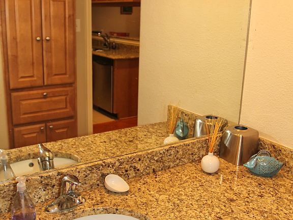 5th image of 1500 E Side Dr Unit 113-A