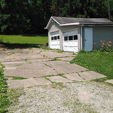 3rd image of 5445 Hoover Ave