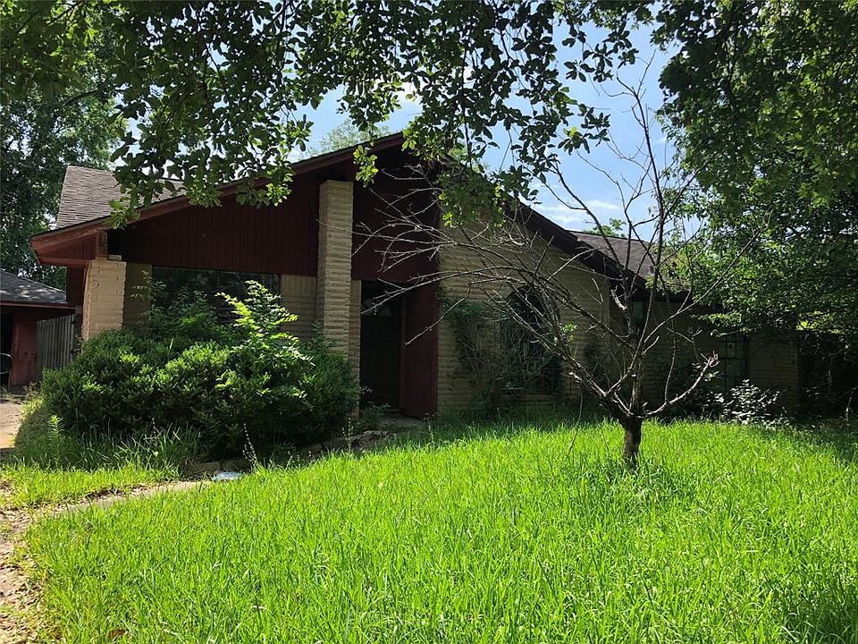 1st image of 9202 Woodland Oaks Dr