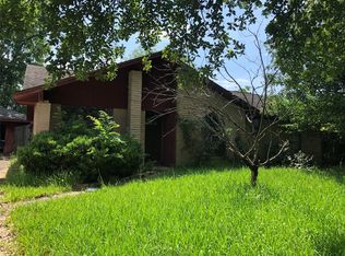 9202 Woodland Oaks Dr, Houston, TX 77040
