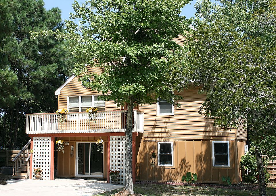2nd image of 221 S Cuttysark Ln