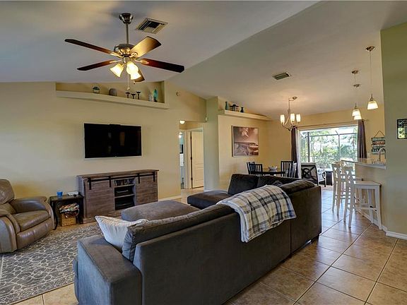 4th image of 2628 SW 27th St