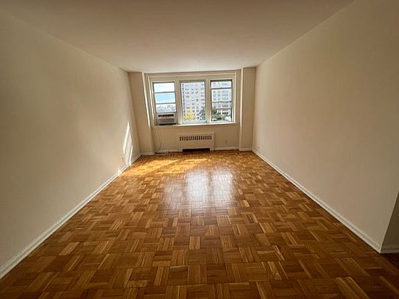 5th image of 60 Knolls Cres APT 2M