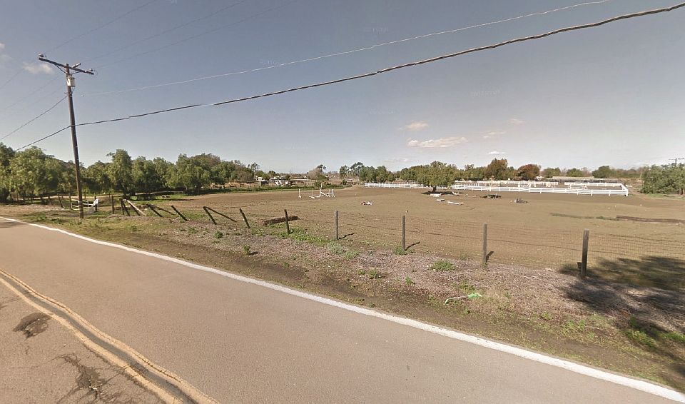 2nd image of 2454 Monument Rd