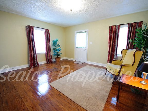 Living Room 2817 Boright Place, Knoxville, Tennessee