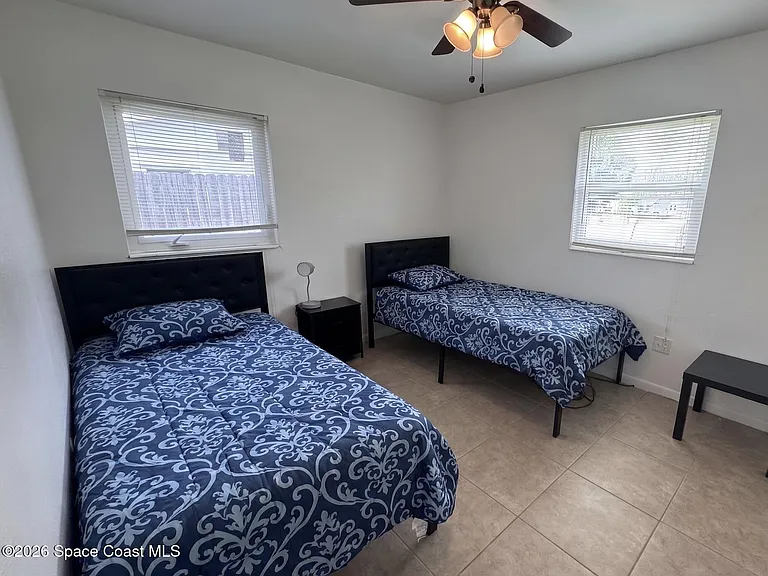 1812 Oakwood Dr — Photo 9