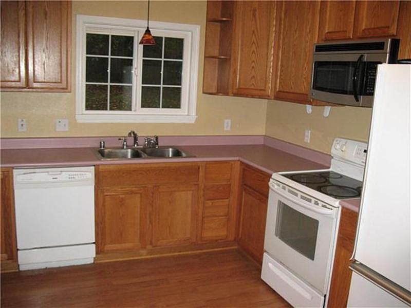 2nd image of 819 Turner Ave