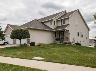 2078 Crimson Ridge Dr NW, Rochester, MN 55901