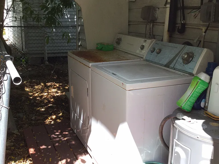 210 Angela St — Photo 17