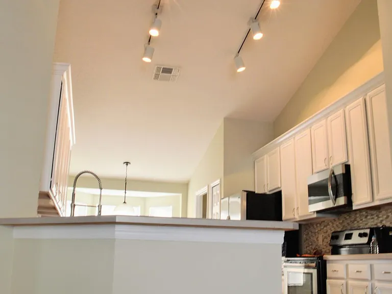1724 Tealbriar Ave — Photo 16