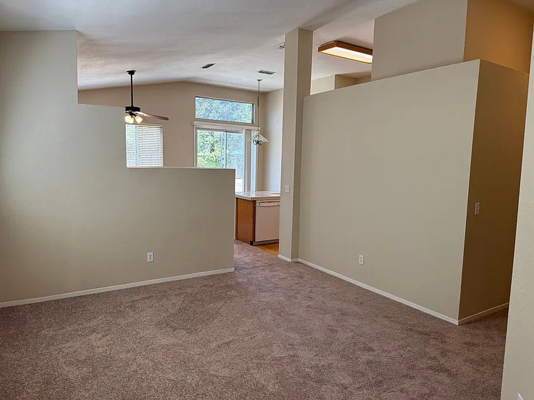 675 Bridgeford Dr — Photo 3
