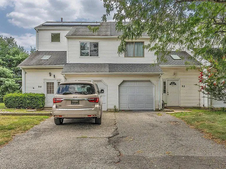 92 Ginger Dr — Photo 1