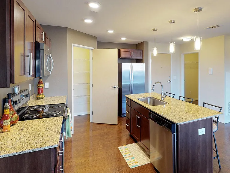 Legacy Heights Apartment Homes — Photo 3