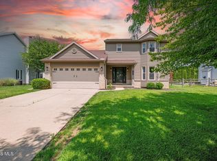 1236 Grassy Ct, Rossford, OH 43460