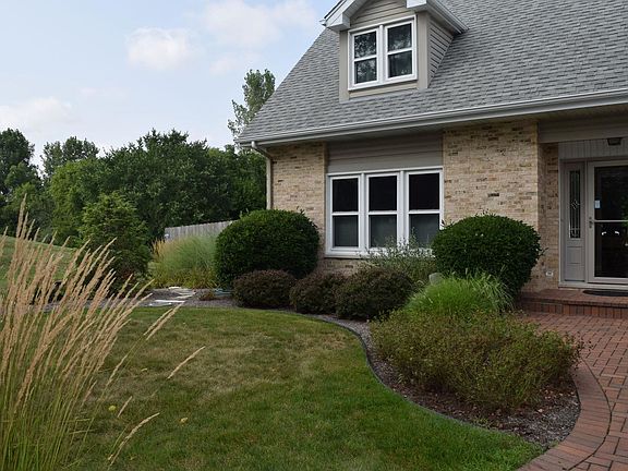 5th image of 663 Sussex Cir