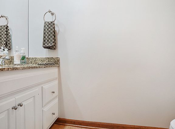 4th image of 1415 Walters Ave