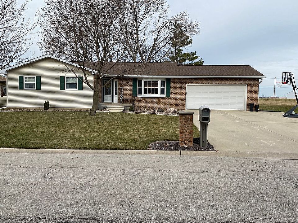 1st image of 24 Victoria Dr