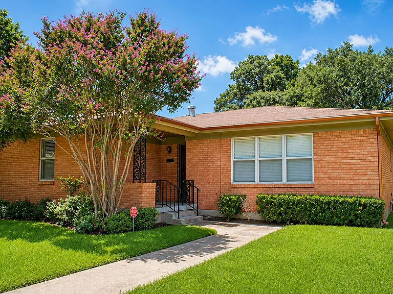 3704 Jeanette Dr — Photo 1