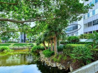 1055 W Peppertree Dr #206AA, Sarasota, FL 34242