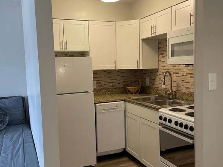 364 W Lane Ave #215 — Photo 9
